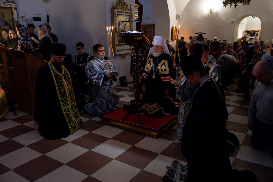 Великий покаянный канон преподобного Андрея Критского во вторник первой седмицы Великого поста