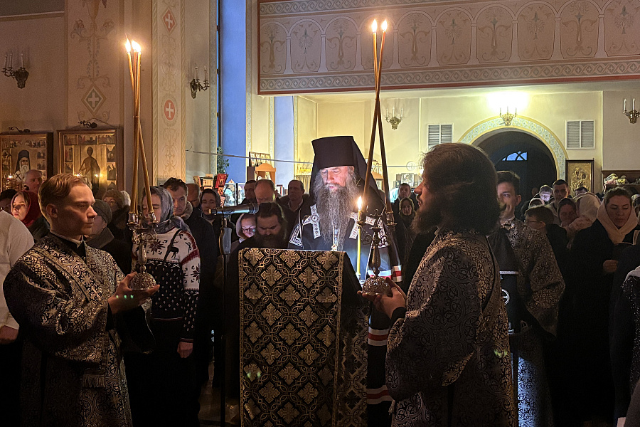 Великий покаянный канон в четверг первой седмицы Великого поста в Богоявленском храме в Химках