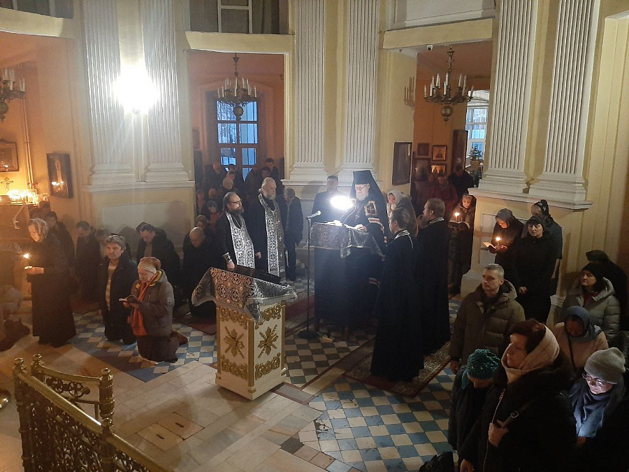 Чтение Великого покаянного канона преподобного Андрея Критского в Преображенском кафедральном соборе Балашихи