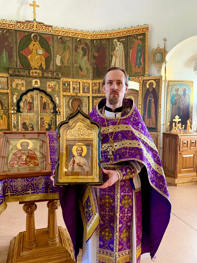 День памяти священномученика Вениамина Фаминцева и мученика Василия Архипова в Крестовоздвиженском храме г. Коломна