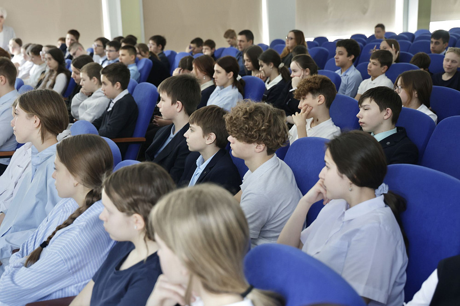 Проект «Задай вопрос священнику»: новые встречи в образовательных учреждениях городского округа Воскресенск