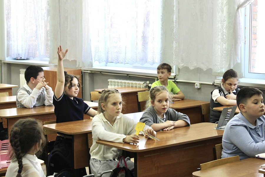 Проект «Задай вопрос священнику»: новые встречи в образовательных учреждениях городского округа Воскресенск