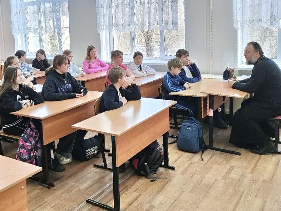 Проект «Задай вопрос священнику»: новые встречи в образовательных учреждениях городского округа Воскресенск