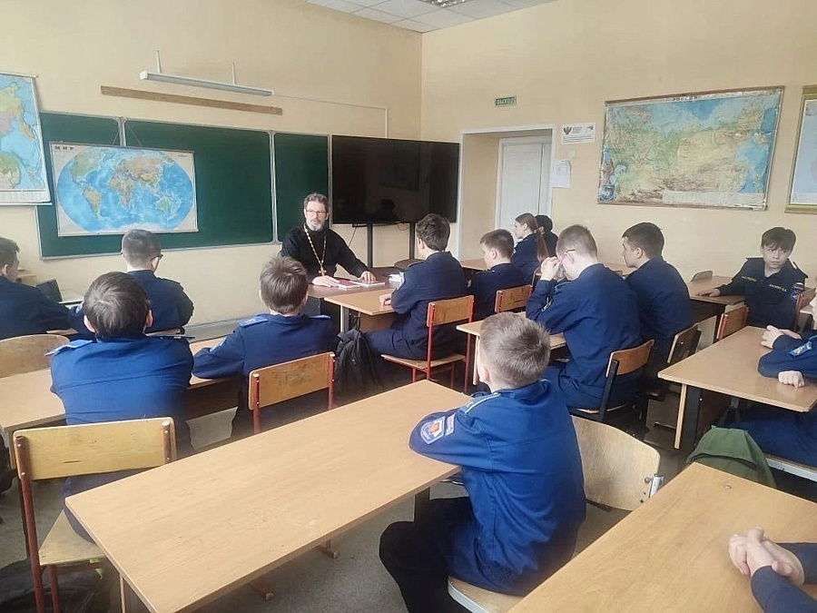 Проект «Задай вопрос священнику»: новые встречи в образовательных учреждениях городского округа Воскресенск