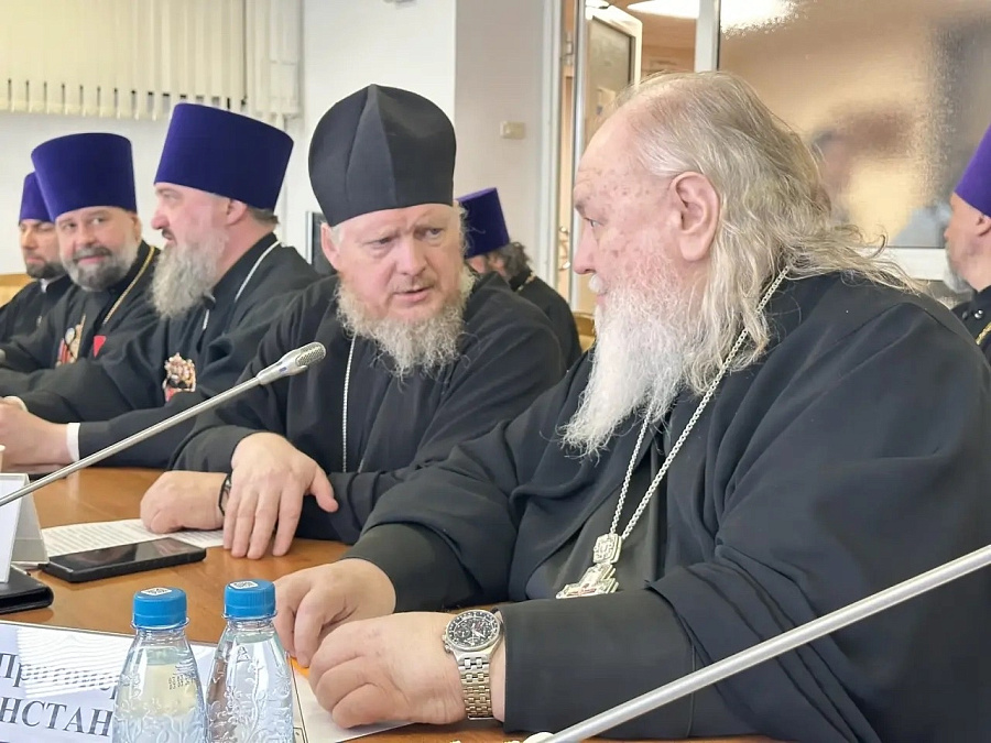 Круглый стол по теме взаимодействия Русской Православной Церкви с органами власти в вопросе духовного воспитания военнослужащих