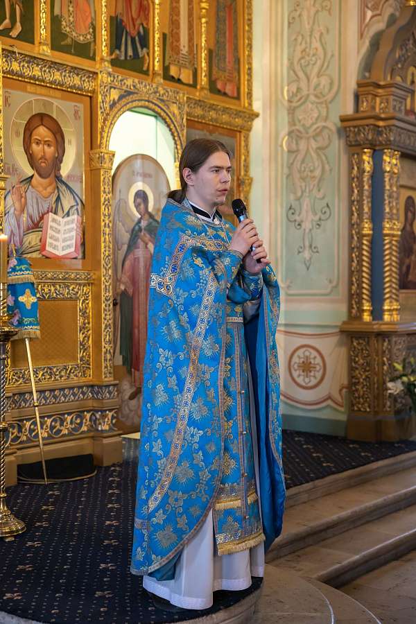 Архиерейское богослужение в праздник Благовещения Пресвятой Богородицы в Тихвинском храме города Коломны
