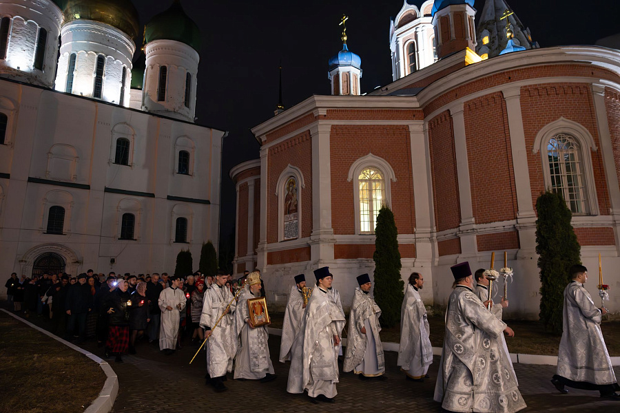 Пасха Христова в Тихвинском храме города Коломны