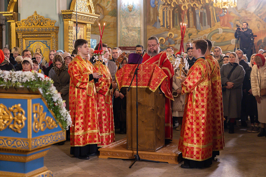 Пасха Христова в Тихвинском храме города Коломны