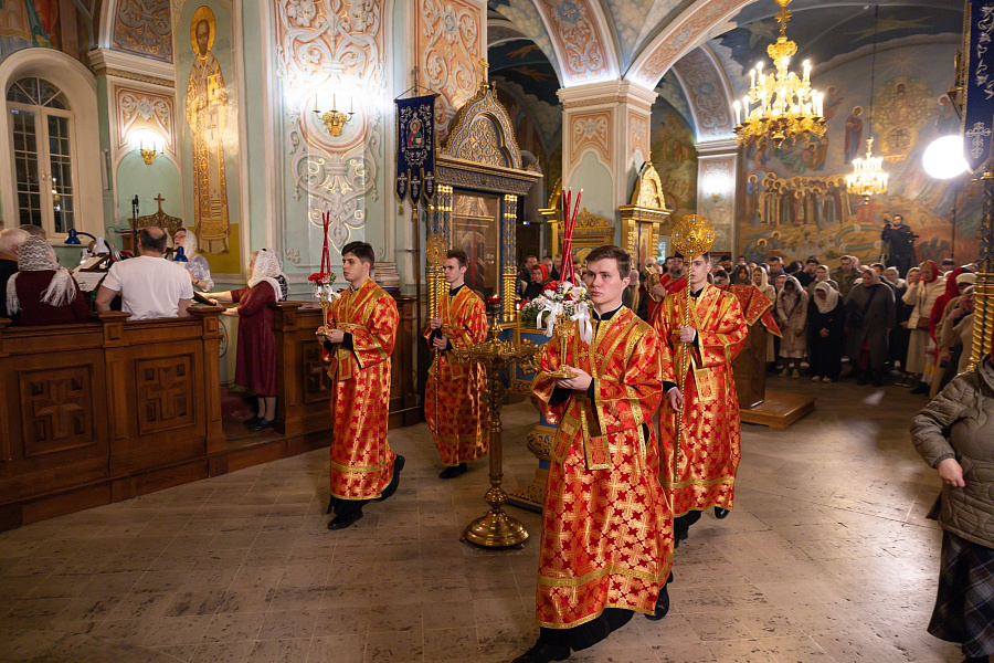 Пасха Христова в Тихвинском храме города Коломны