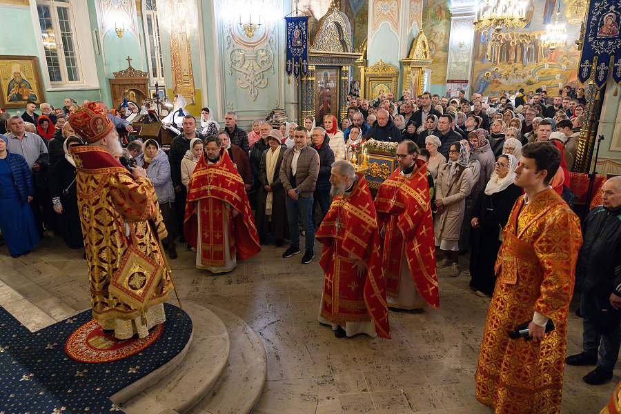 Пасха Христова в Тихвинском храме города Коломны