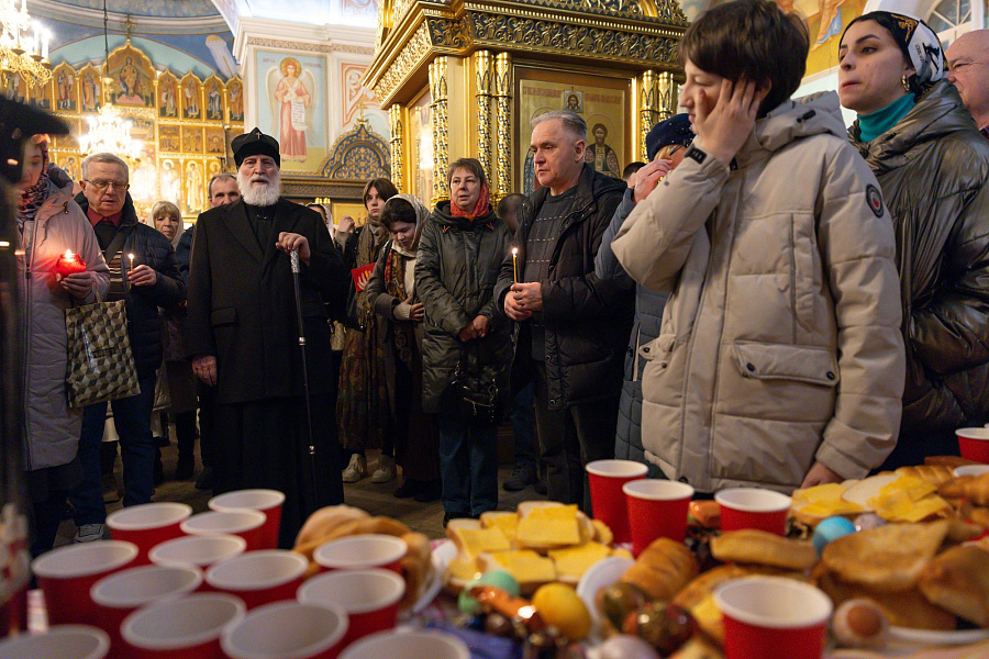 Пасха Христова в Тихвинском храме города Коломны