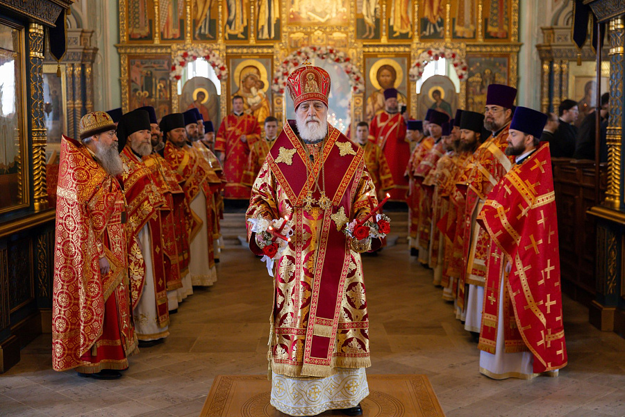 Божественная литургия в Светлый Понедельник в Коломне