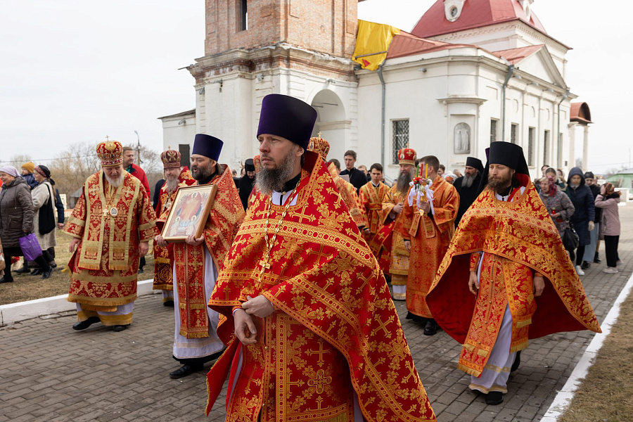 Божественная литургия в Светлый Понедельник в Коломне