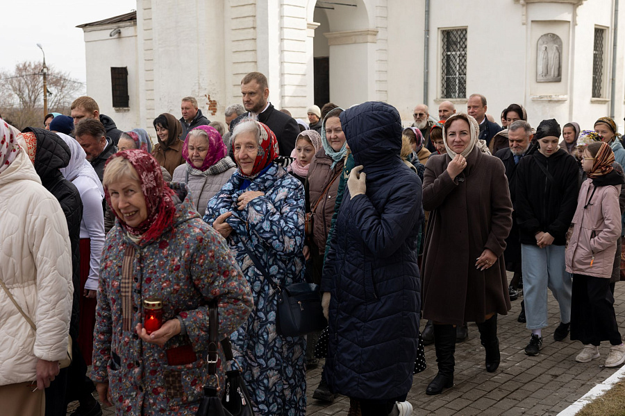 Божественная литургия в Светлый Понедельник в Коломне