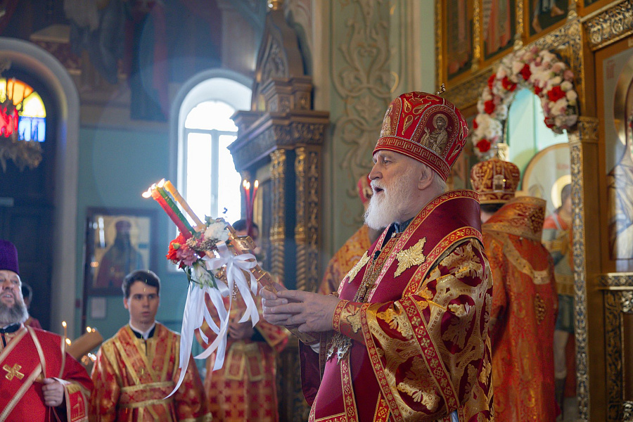 Божественная литургия в Светлый Понедельник в Коломне