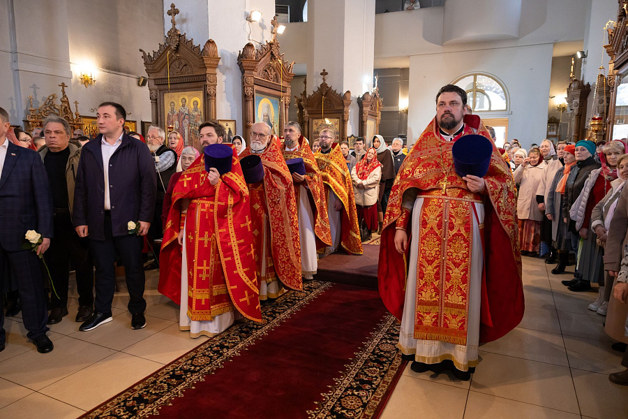 Архиерейское богослужение в Спасо-Преображенском храме города Жуковский