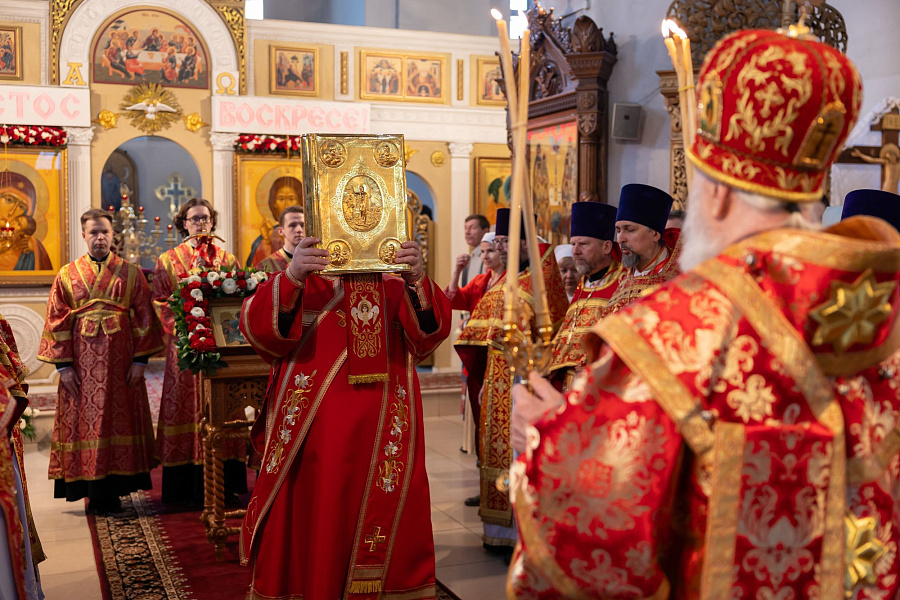 Архиерейское богослужение в Спасо-Преображенском храме города Жуковский
