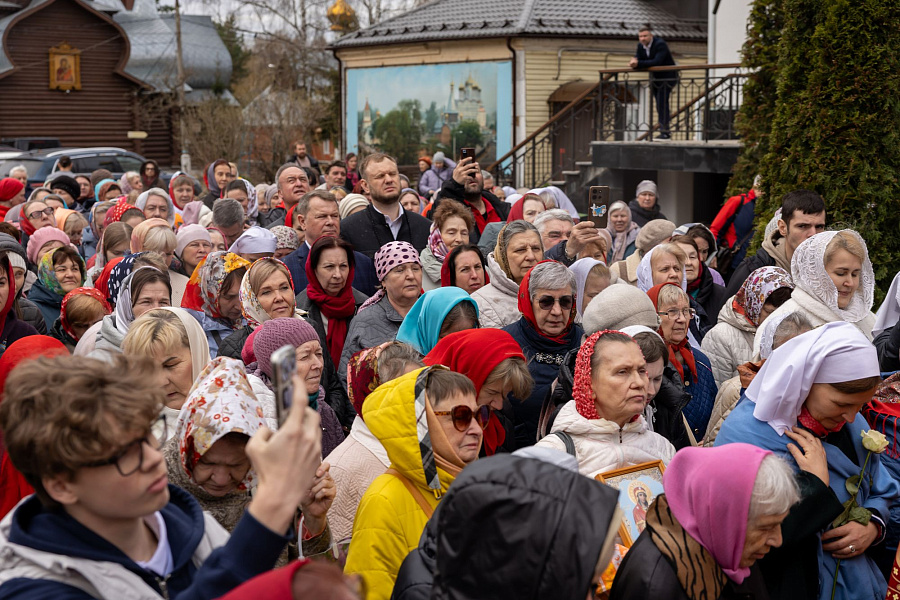 Архиерейское богослужение в Спасо-Преображенском храме города Жуковский