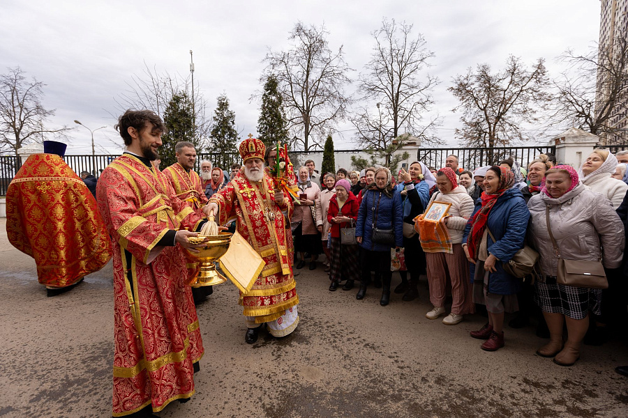 Архиерейское богослужение в Спасо-Преображенском храме города Жуковский