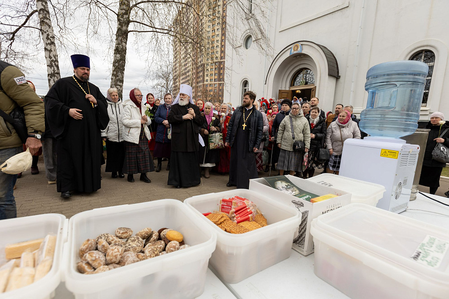 Архиерейское богослужение в Спасо-Преображенском храме города Жуковский