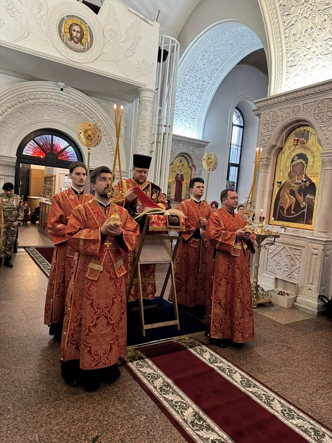 Архиерейское богослужение в Крестовоздвиженском храме с. Дарна