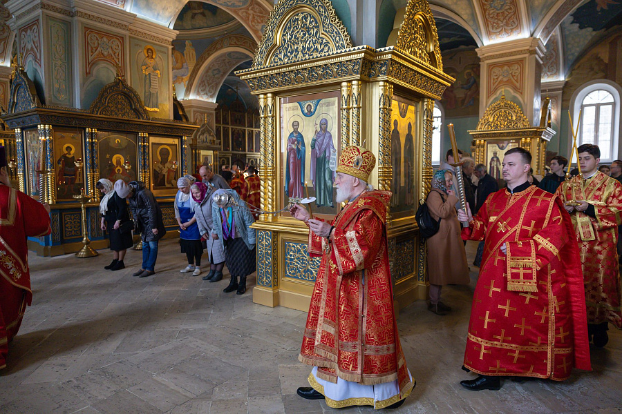 Всенощное бдение в Тихвинском храме Успенского кафедрального собора города Коломны