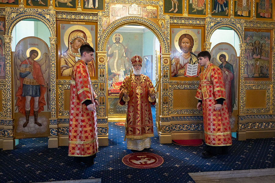 Архиерейское богослужение на Радоницу в Тихвинском храме города Коломны