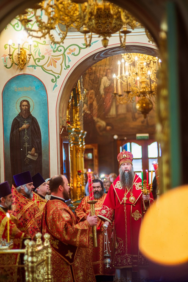 Архиерейское богослужение на Радоницу в Казанском храме в Дмитрове