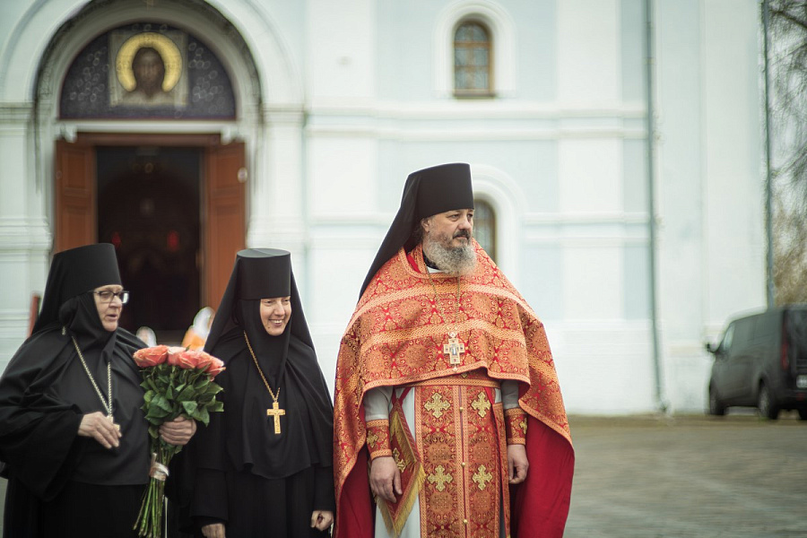 Неделя святых жён-мироносиц в Спасо-Влахернском монастыре