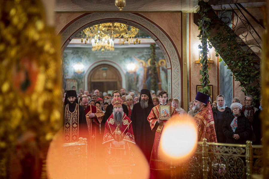 Неделя святых жён-мироносиц в Спасо-Влахернском монастыре