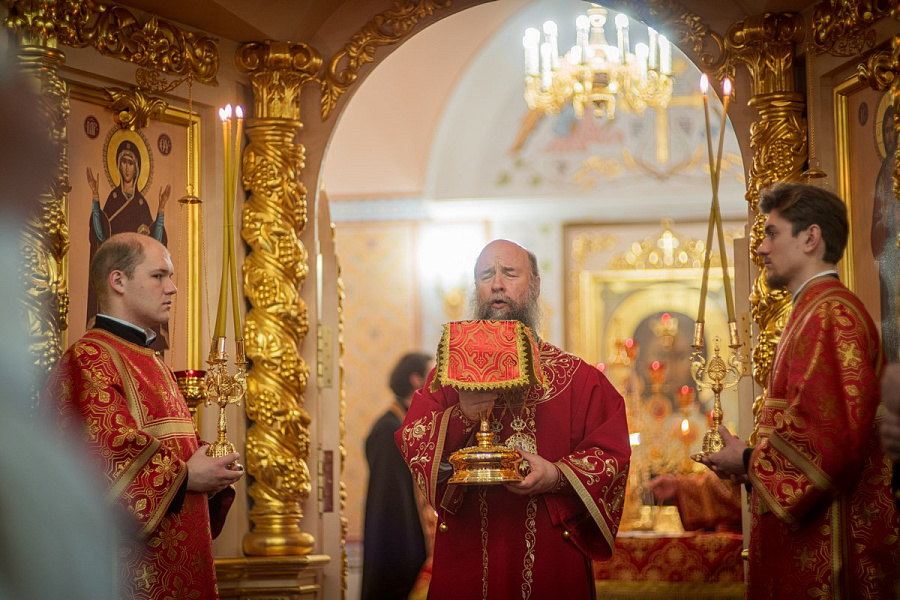 Неделя святых жён-мироносиц в Спасо-Влахернском монастыре