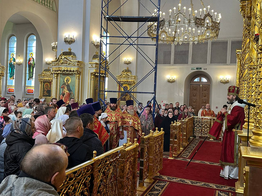 Архиерейское богослужение в Георгиевском кафедральном соборе города Одинцово