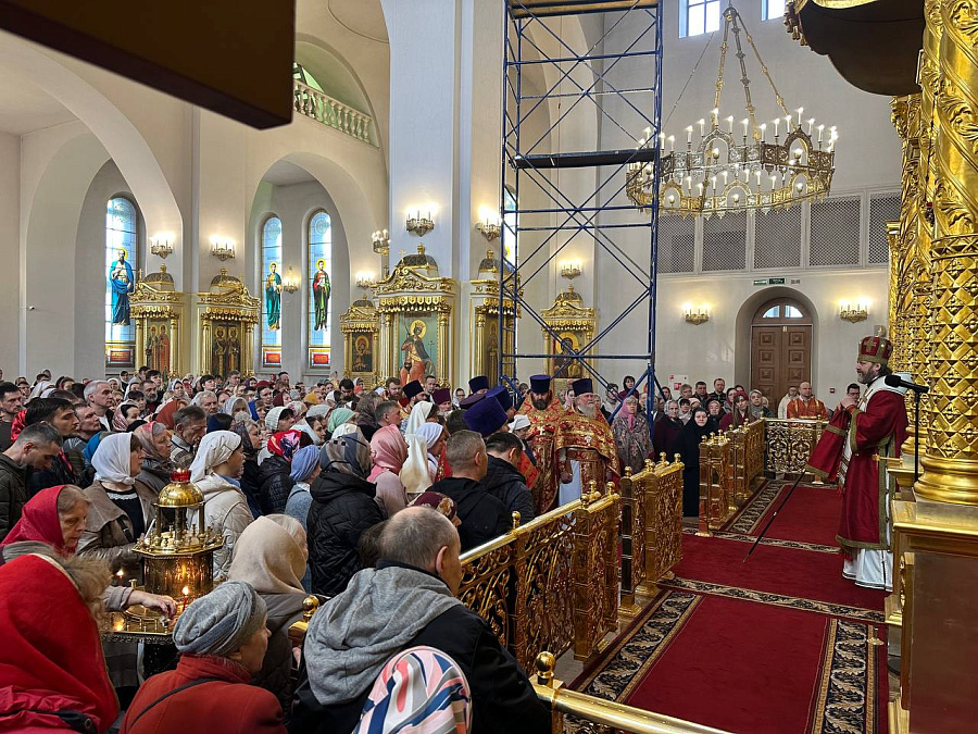 Архиерейское богослужение в Георгиевском кафедральном соборе города Одинцово