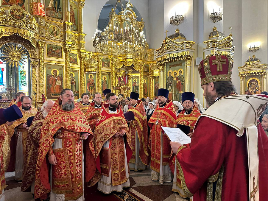 Архиерейское богослужение в Георгиевском кафедральном соборе города Одинцово