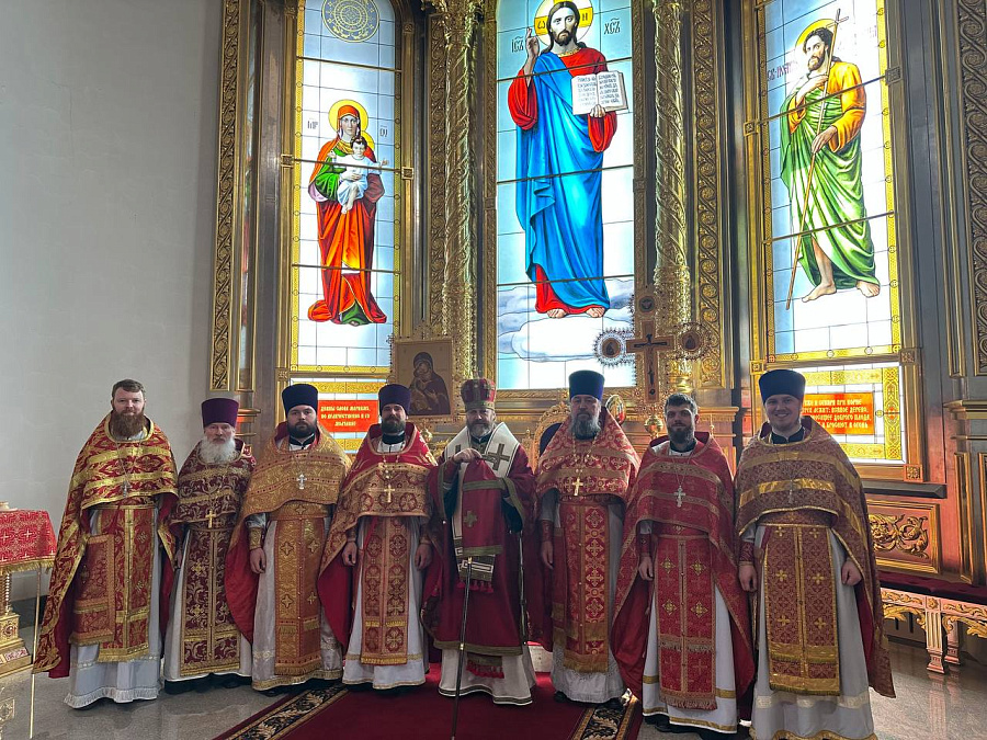 Архиерейское богослужение в Георгиевском кафедральном соборе города Одинцово