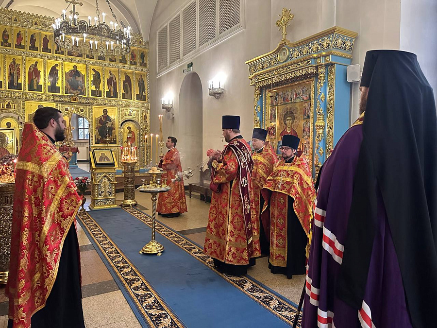 Архиерейское богослужение в Георгиевском кафедральном соборе города Одинцово