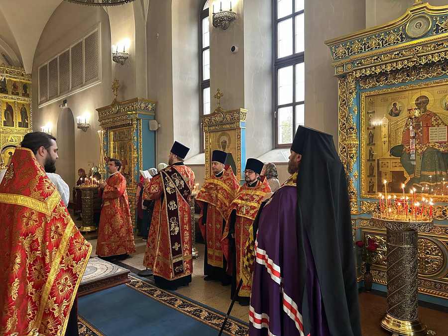 Архиерейское богослужение в Георгиевском кафедральном соборе города Одинцово