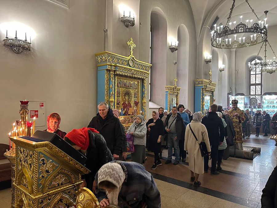 Архиерейское богослужение в Георгиевском кафедральном соборе города Одинцово