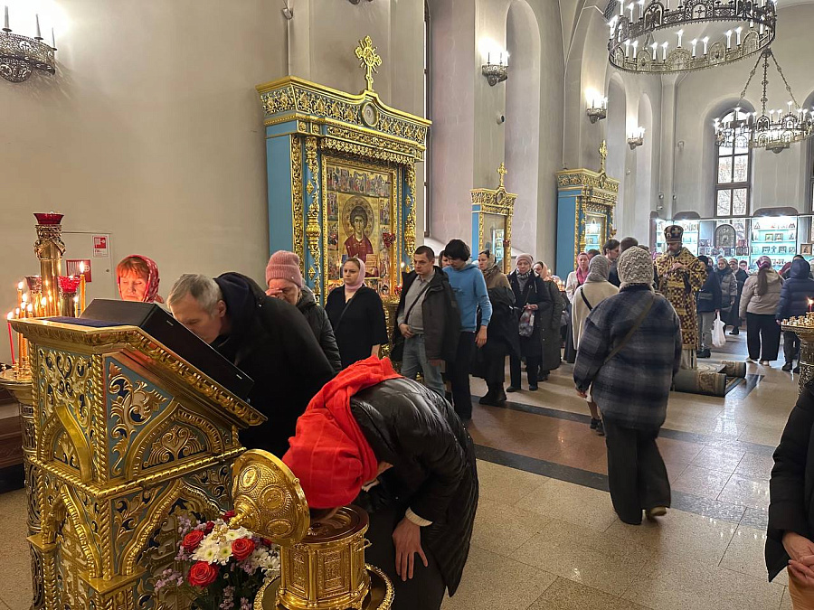 Архиерейское богослужение в Георгиевском кафедральном соборе города Одинцово