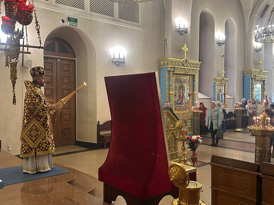 Архиерейское богослужение в Георгиевском кафедральном соборе города Одинцово