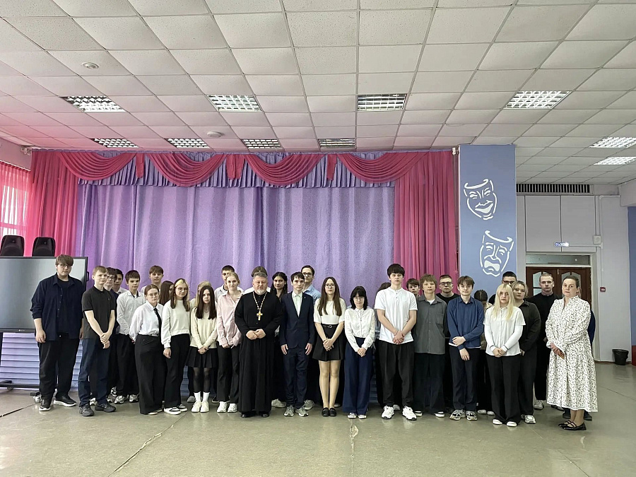 Просветительские встречи в рамках проекта «Задай вопрос священнику» в образовательных учреждениях городского округа Воскресенск