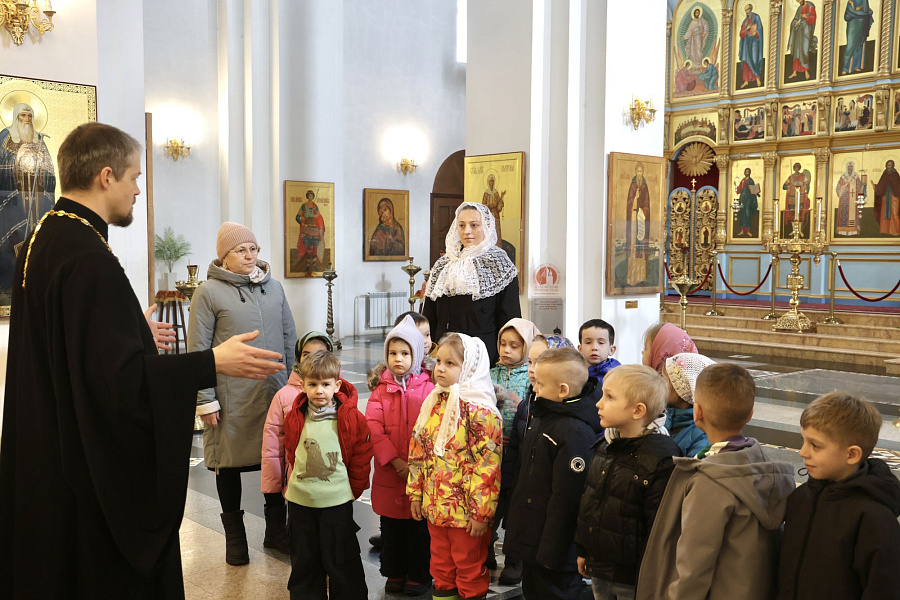 Дети в храме: учащиеся образовательных учреждений побывали на экскурсиях в храмах 1-го Воскресенского благочиннического округа