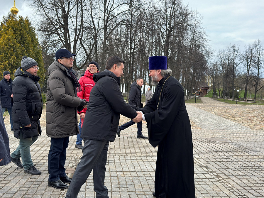 Успенский кафедральный собор в Дмитрове посетили полномочный представитель Президента Российской Федерации в Центральном федеральном округе и губернатор Московской области