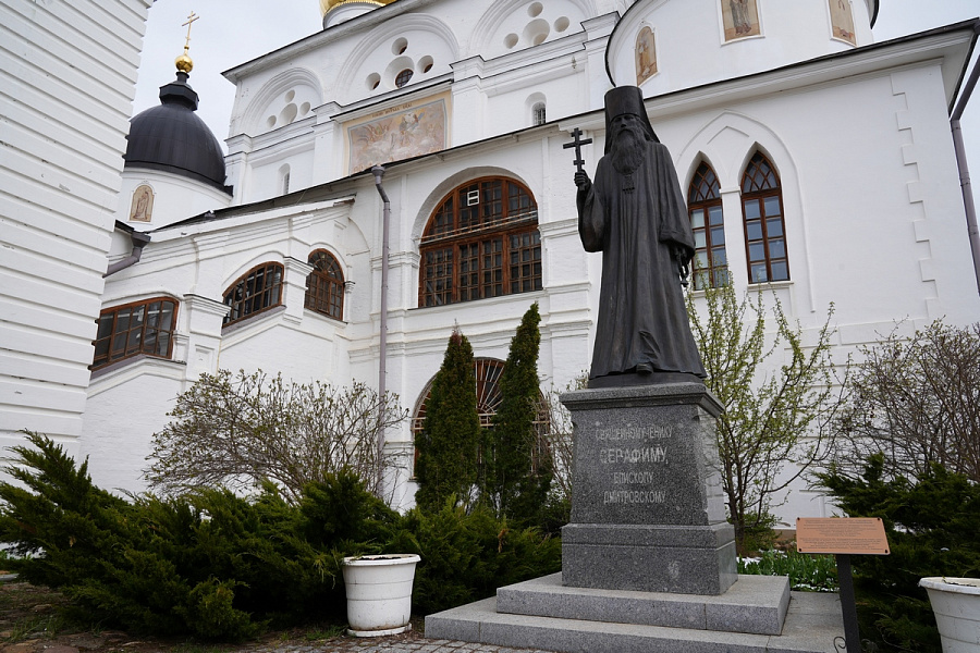 Успенский кафедральный собор в Дмитрове посетили полномочный представитель Президента Российской Федерации в Центральном федеральном округе и губернатор Московской области