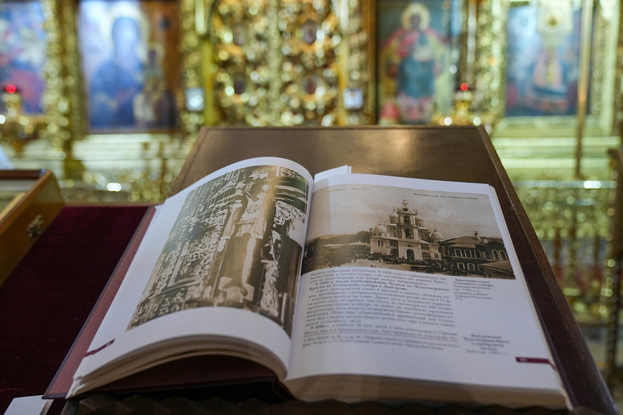 Успенский кафедральный собор в Дмитрове посетили полномочный представитель Президента Российской Федерации в Центральном федеральном округе и губернатор Московской области