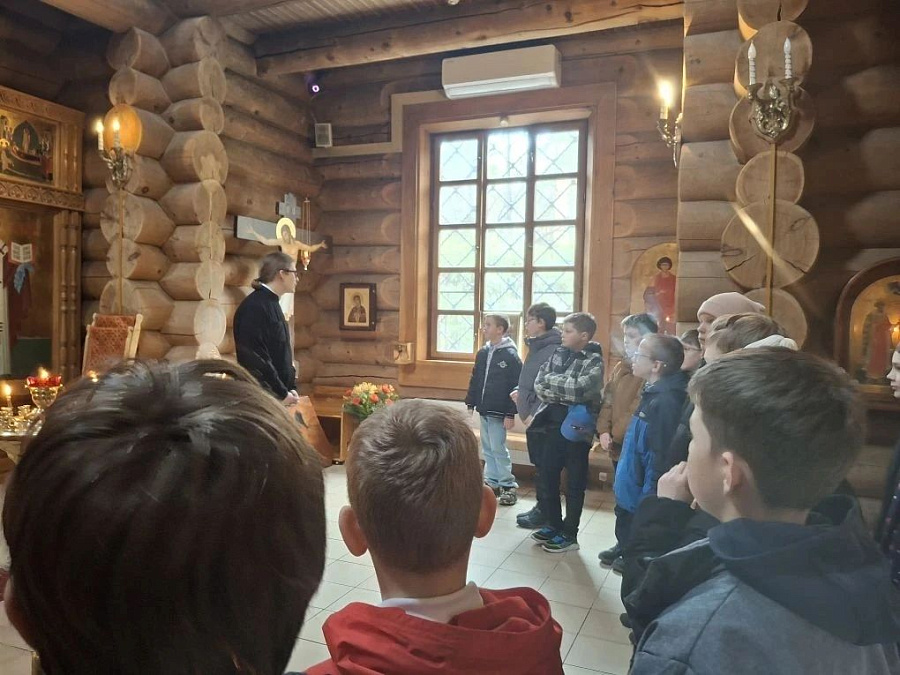 Школьники в Неопалимовском храме Балашихи