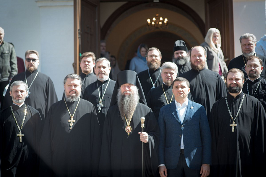 Архипастырский визит в Химки в Неделю о расслабленном