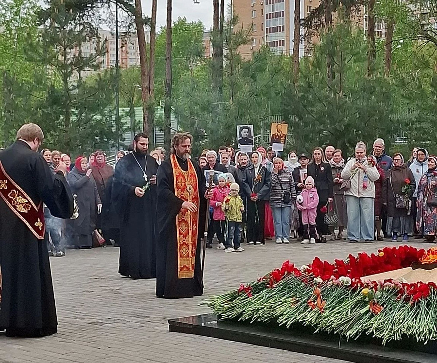 Божественная литургия в Георгиевском кафедральном соборе города Одинцово