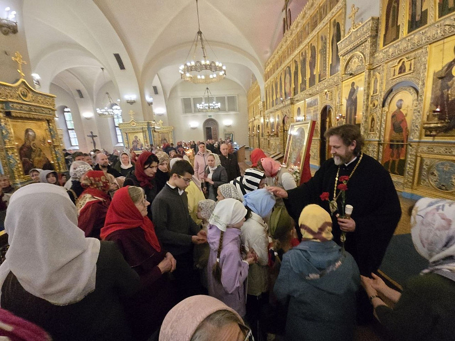 Божественная литургия в Георгиевском кафедральном соборе города Одинцово