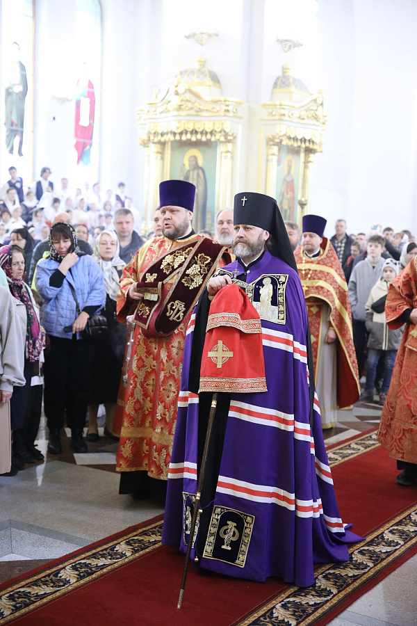 Архиерейское богослужение в Георгиевском кафедральном соборе города Одинцово